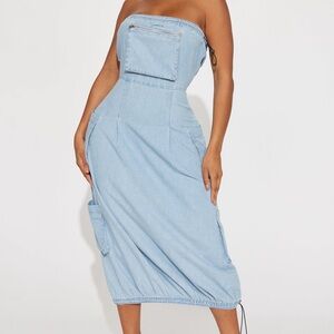 Deena Denim Maxi Dress - Light Wash
Size: M